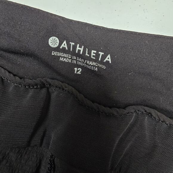 Athleta Trekkie Bermuda 2.0 Shorts Size 12 Black Quick Dry Pockets Hiking UPF30+ - Picture 8 of 10